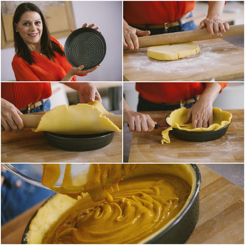 Crema di zucca versata nel guscio di pasta frolla steso e rifilato nella teglia