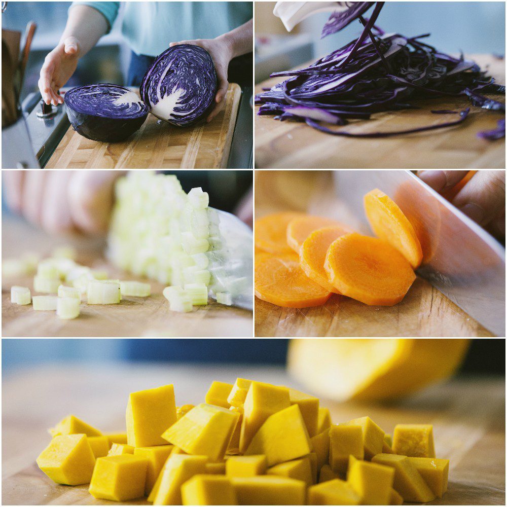 Cavolo rosso affettato, sedano a dadini, carote a rondelle e zucca a cubetti pronti per il curry