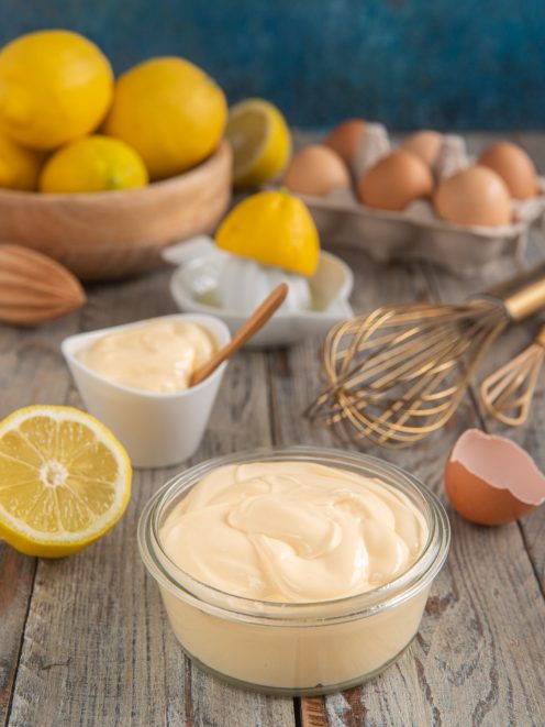 Maionese fatta in casa dalla consistenza cremosa e vellutata, con limone e uova