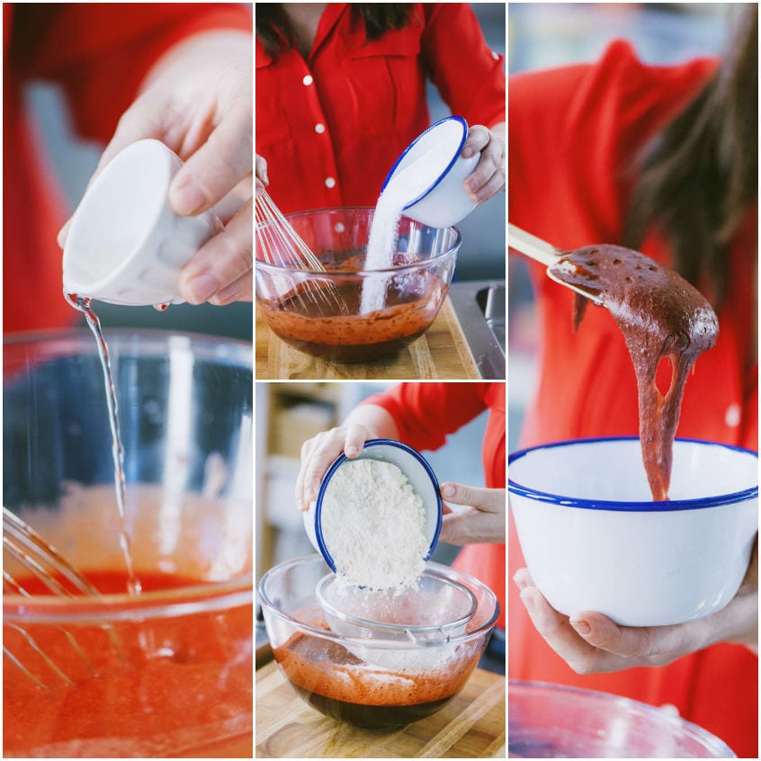 Impasto rosso per red velvet brownies mescolato in ciotola, denso e colante dal cucchiaio
