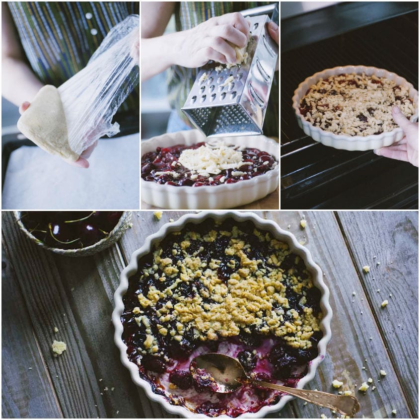 Impasto grattugiato direttamente sulle ciliegie e crumble dorato appena sfornato