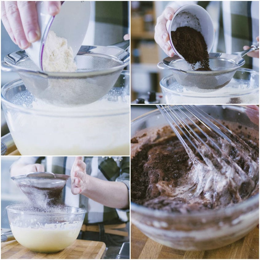 Farina e cacao setacciati nel composto liquido, poi amalgamati con la frusta per la torta magica