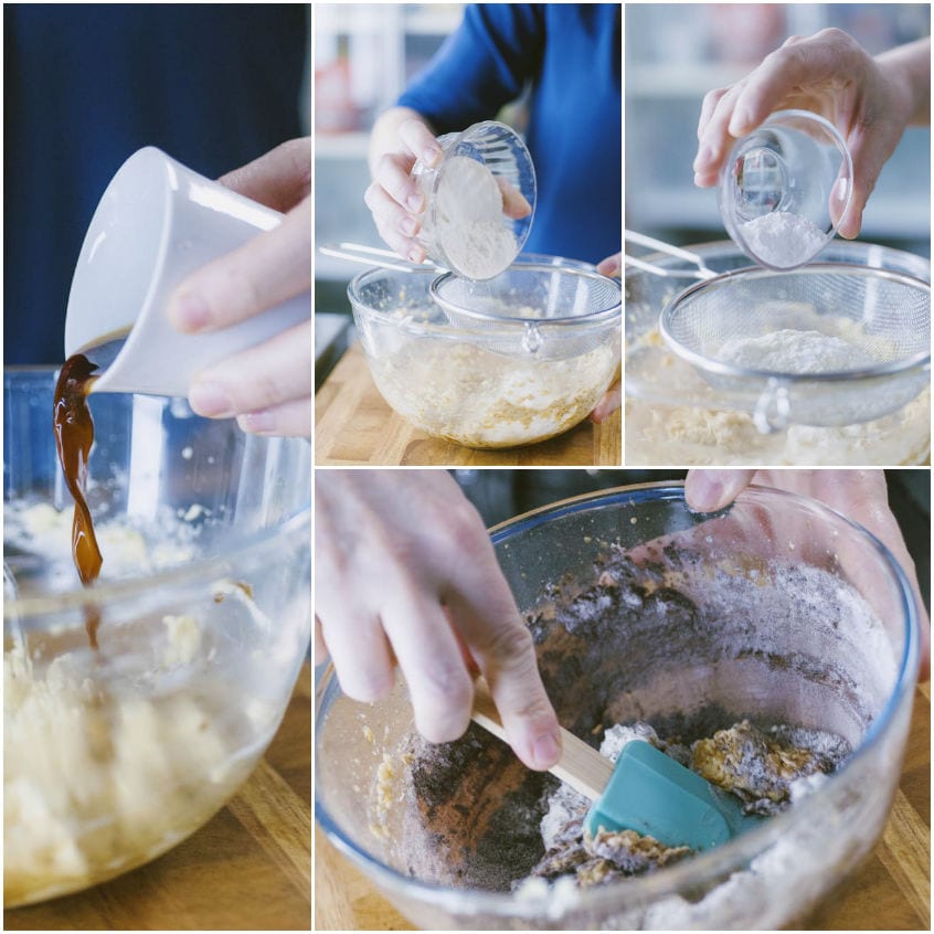 Aggiunta di caffè liquido e polveri setacciate all'impasto, poi mescolati con una spatola