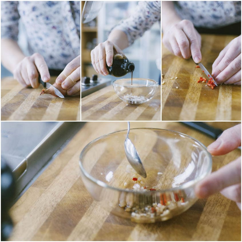 Peperoncino e scalogno tritati mescolati con aceto balsamico in una ciotolina di vetro