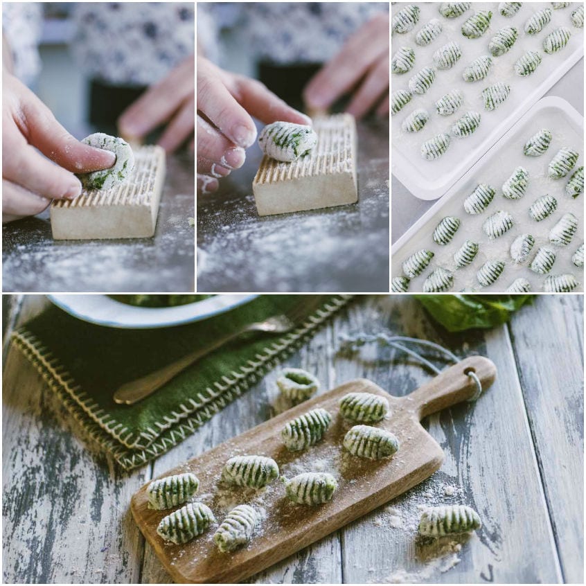 Gnocchi di spinaci rigati sul riga gnocchi, poi disposti infarinati su un vassoio