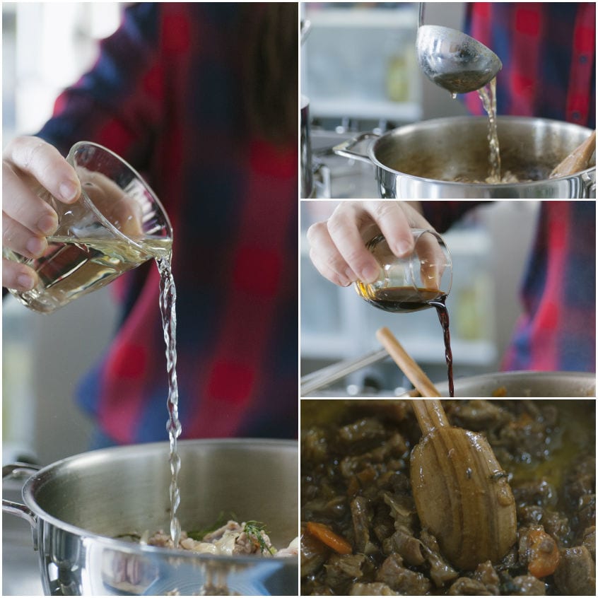 Vino bianco versato sul soffritto, poi brodo a mestolo e salsa scura con carne e funghi