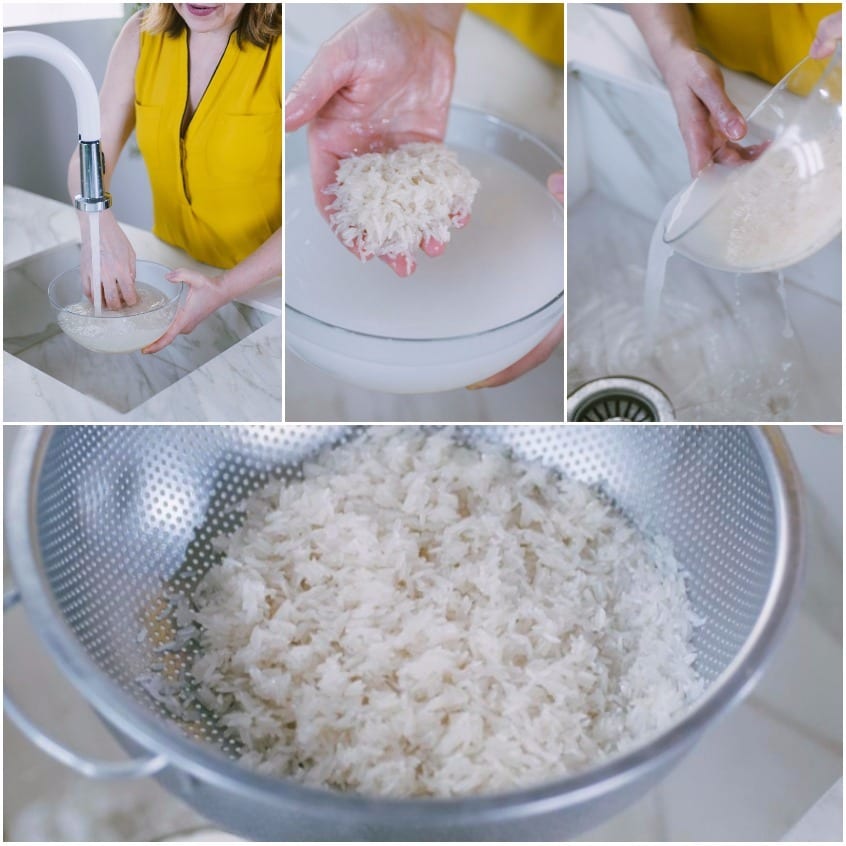 Riso jasmine sciacquato sotto acqua corrente e scolato in un colino