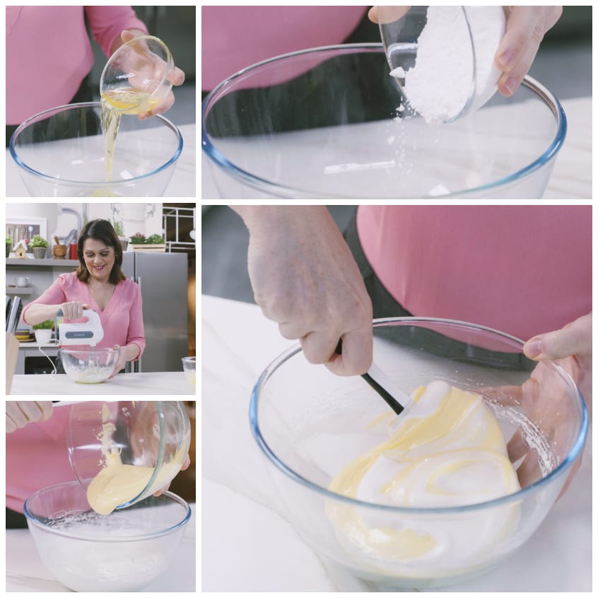 Albumi montati a neve incorporati ai tuorli con una spatola, mescolando delicatamente dal basso verso l'alto