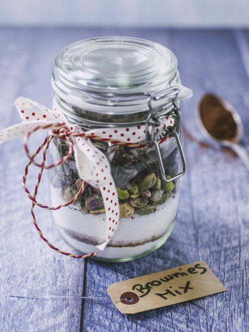 Mix per brownies senza glutine in barattolo a strati con pistacchi e cioccolato