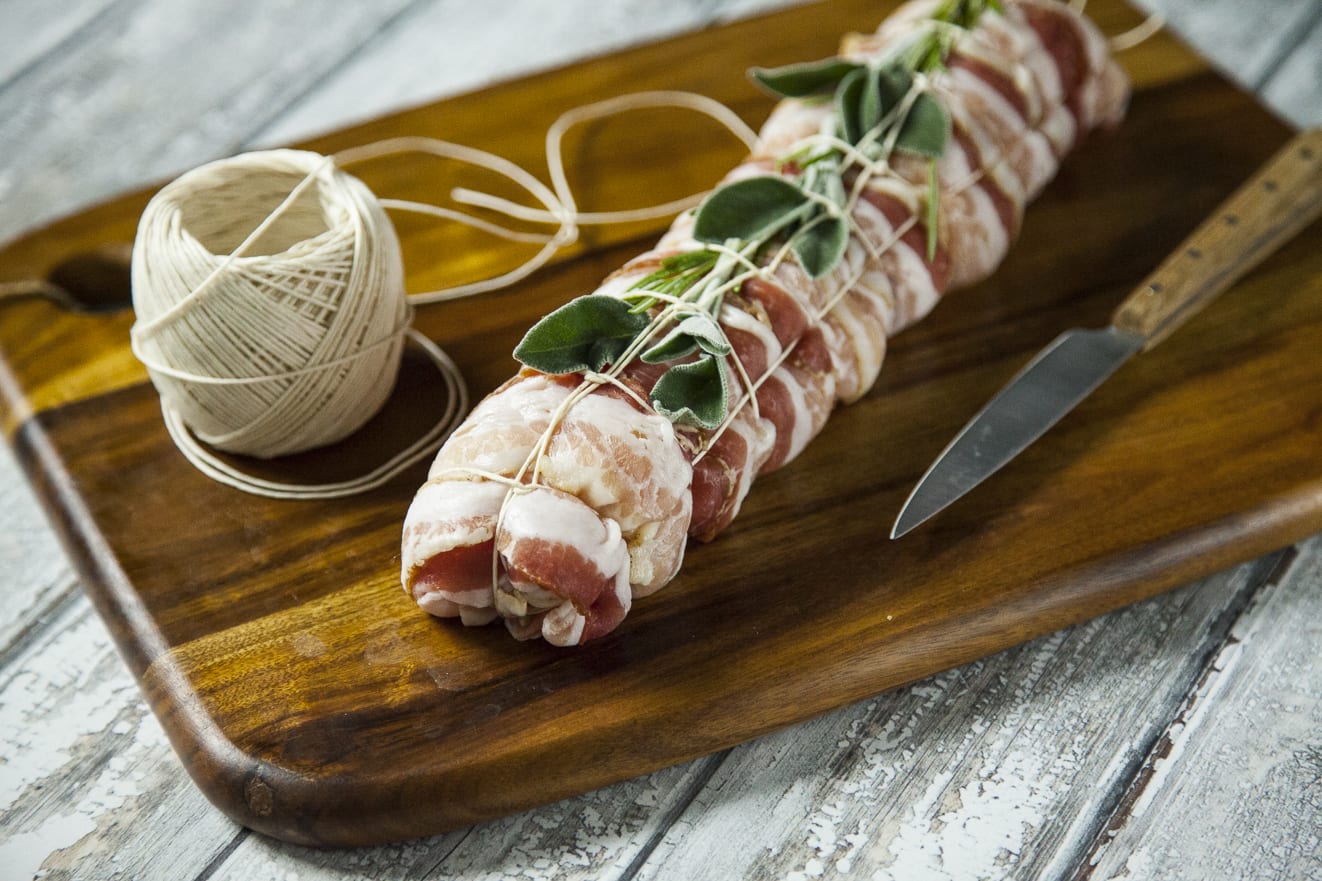 Come fare un rollè con dei piccoli pezzi di pollo