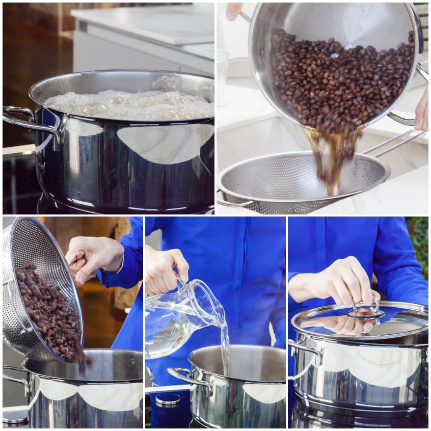 Fagioli azuki scolati, trasferiti in pentola con acqua fresca e coperti con il coperchio