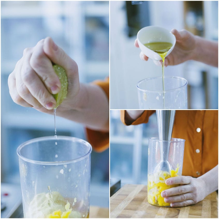 Succo di lime e olio versati nel bicchiere, poi frullati a immersione con il mango