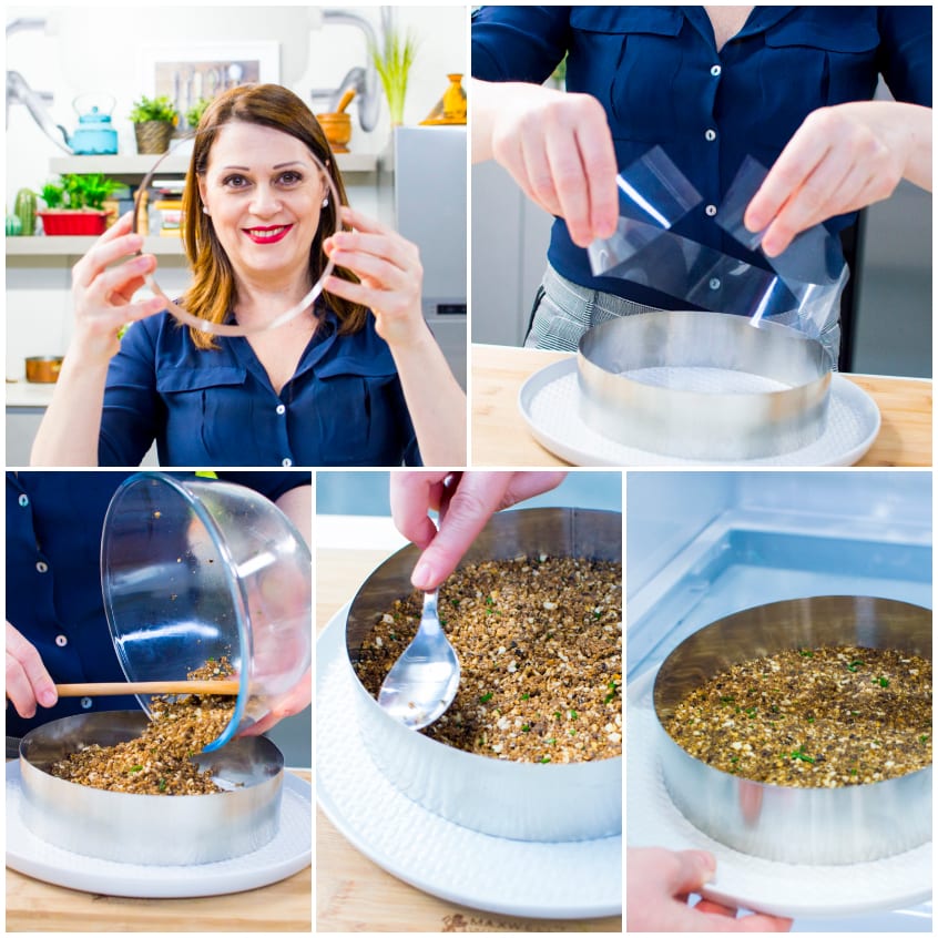 Composto granuloso versato e livellato con un cucchiaio dentro un cerchio foderato di acetato