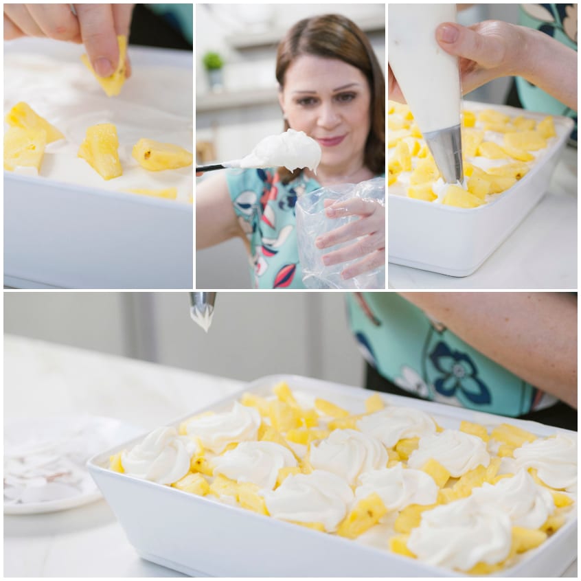 Ciuffetti di crema spremuti con sac-à-poche su strati di ananas a pezzetti
