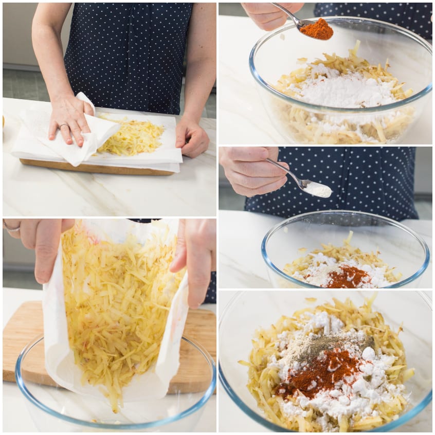 Patate grattugiate asciugate con carta da cucina e condite con paprika, fecola e spezie in una ciotola