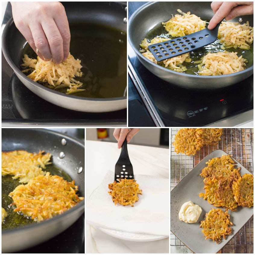 Frittelle di patate grattugiate fritte in padella, scolate su carta assorbente con una spatola