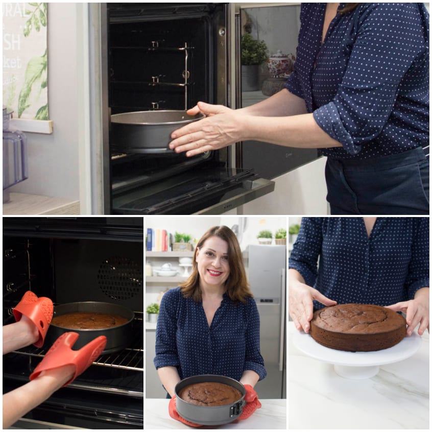 Torta al cioccolato estratta dal forno e poi sformata su alzatina