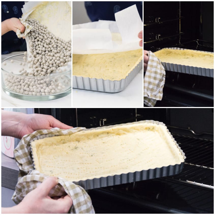 Base di pasta brisée estratta dal forno dopo la cottura in bianco con sfere di ceramica