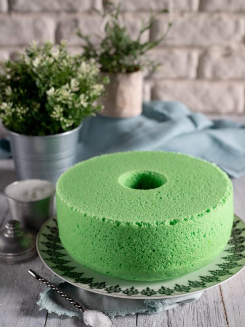 Pandan cake chiffon morbida dalla consistenza spugnosa e dal caratteristico colore verde intenso