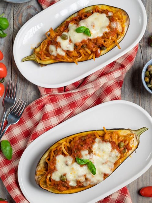 Melanzane ripiene di linguine al pomodoro, fior di latte fuso, capperi e basilico fresco