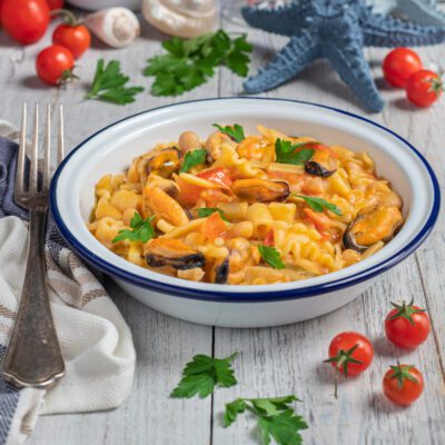 Pasta fagioli e cozze con pomodorini e prezzemolo fresco