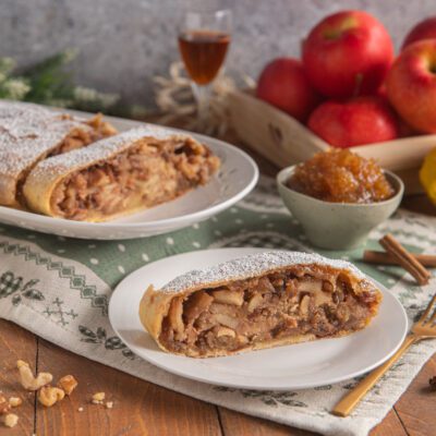 Strudel di mele, noci e fichi