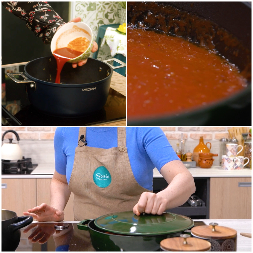 Passata di pomodoro versata in pentola, poi coperta con il coperchio a sobbollire