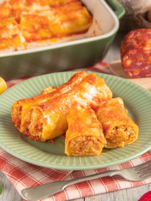 Schiaffettoni ripieni al forno con ragù di carne e formaggio filante gratinato