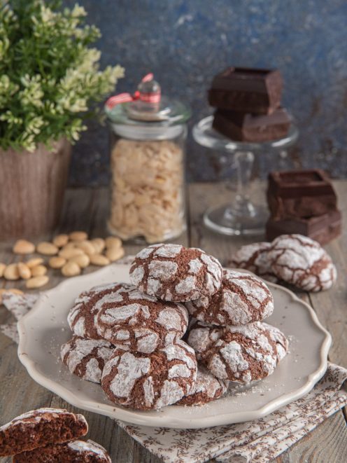 Chocolate crinkle cookies