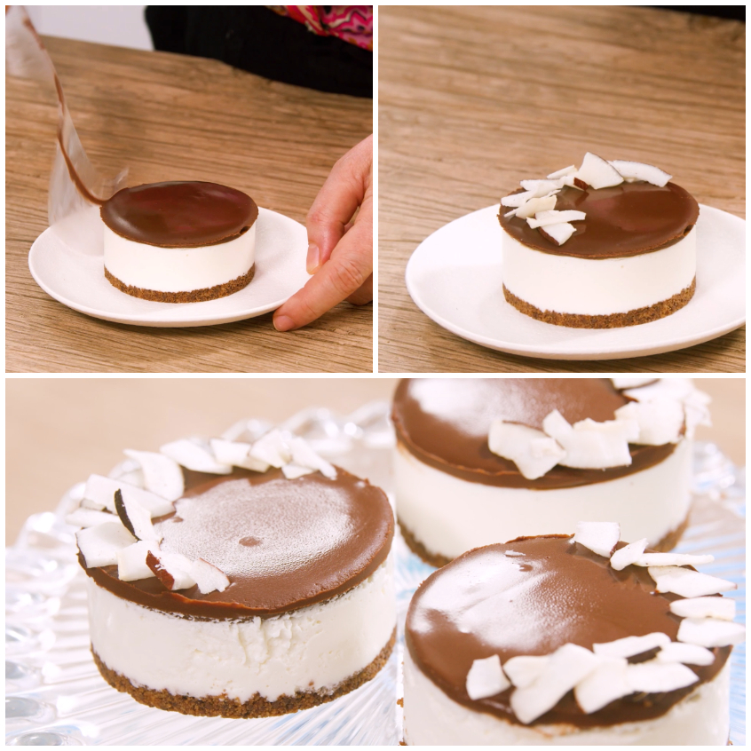 Mini cheesecake al cocco con glassa al cioccolato lucida e scaglie di cocco disidratato sopra