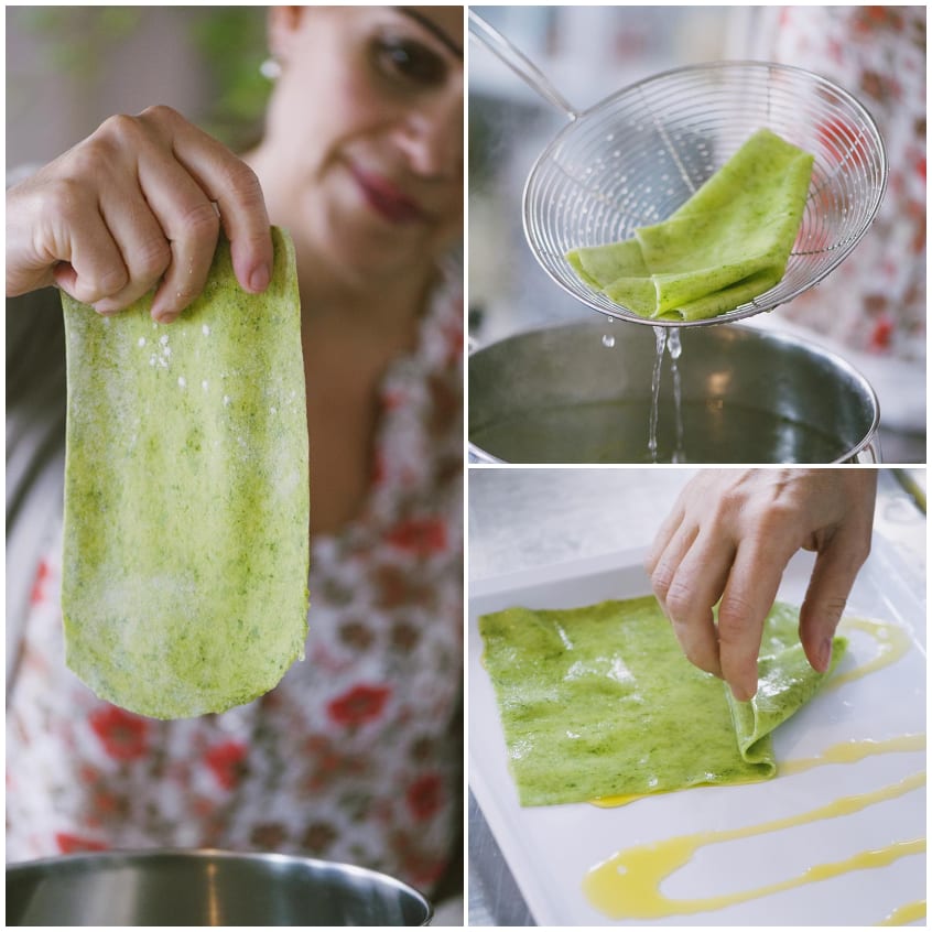 Sfoglie di lasagna verde scolate e adagiate su un vassoio oliato per evitare che si attacchino