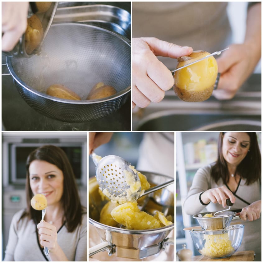 Patate schiacciate ancora calde che cadono morbide in una ciotola