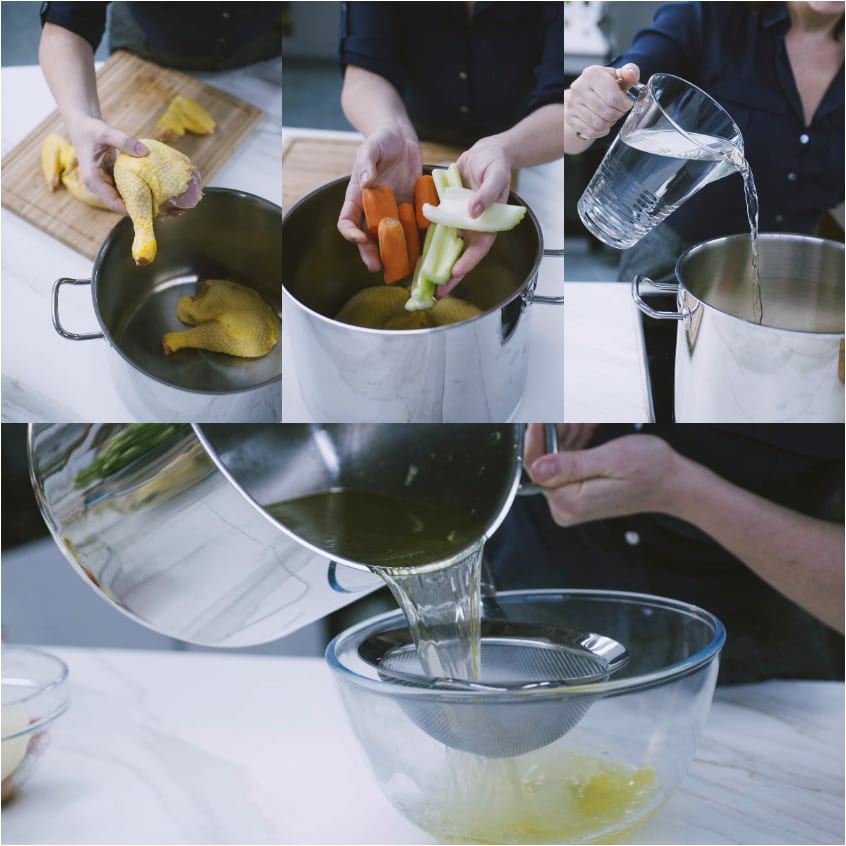 Preparazione del brodo di cappone: si aggiungono le verdure, si versa l'acqua e si filtra il brodo con un colino