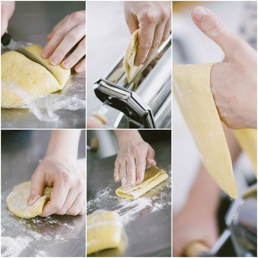 Impasto delle chiacchiere lavorato a mano, passato nella sfogliatrice e ripiegato su sé stesso