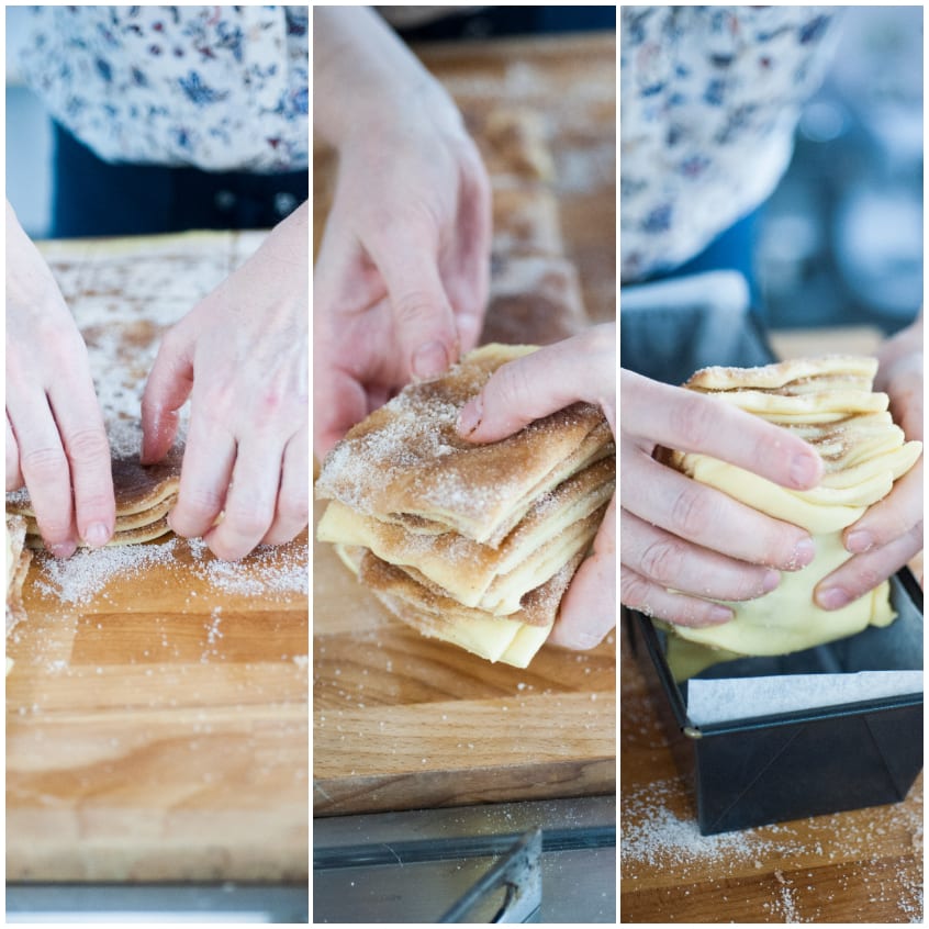 Impilare i rettangoli di impasto zuccherati e disporli in verticale nello stampo da plumcake