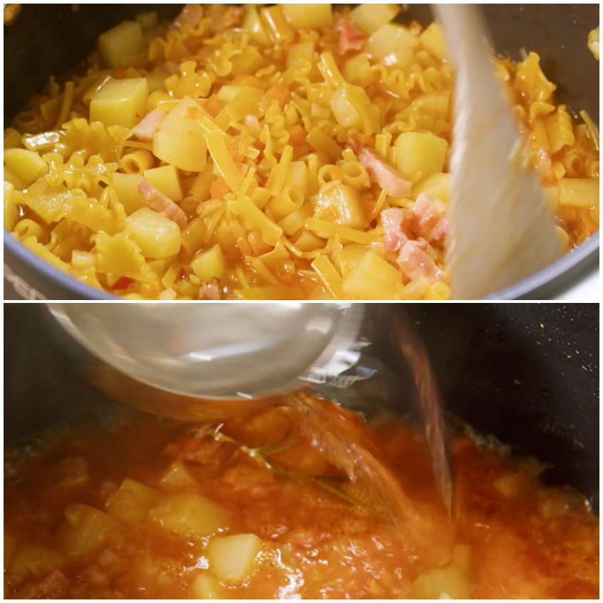 Pasta mista con patate e pancetta in cottura, con aggiunta di acqua calda a mestolate