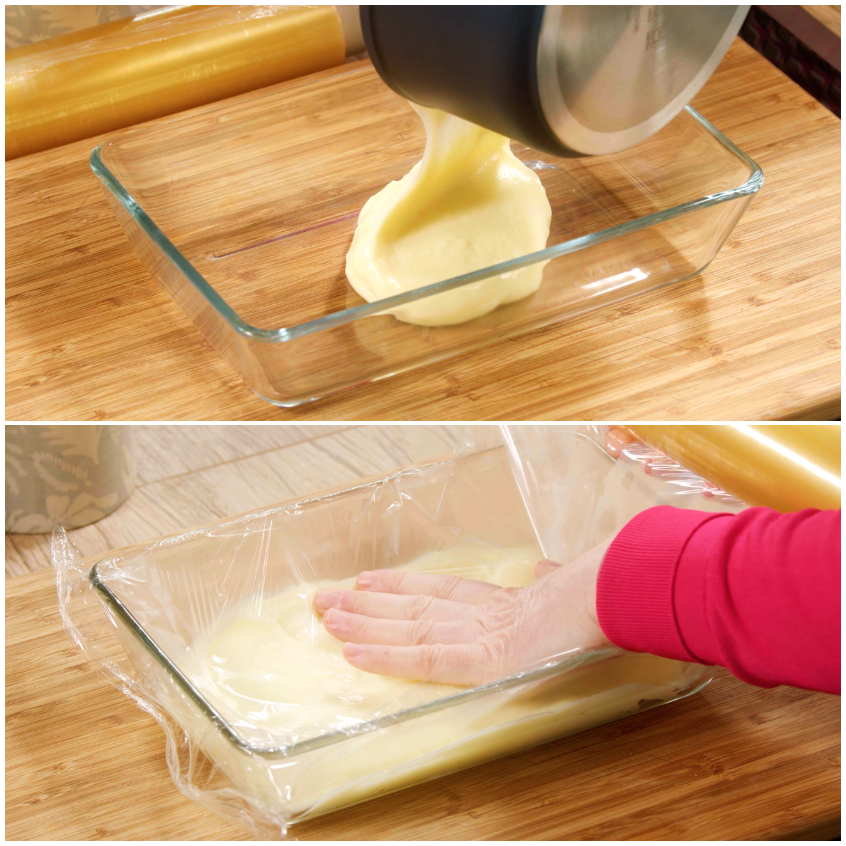 Crema pasticcera versata in pirofila e livellata a mano sotto la pellicola trasparente