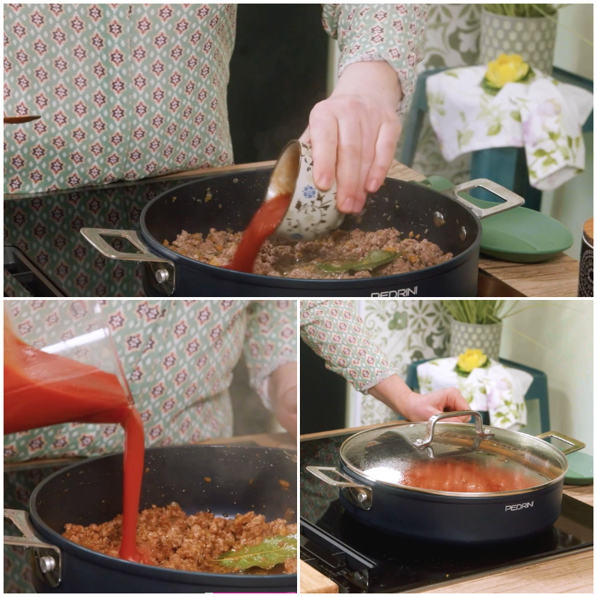 Inserimento passata di pomodoro nel ragù in pentola