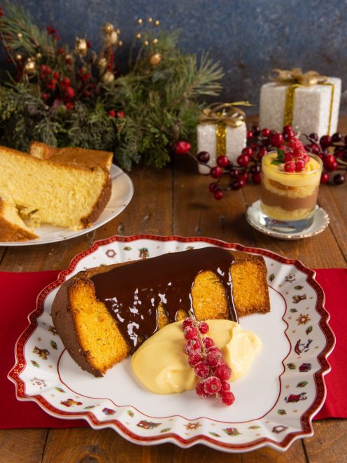 Pandoro tostato con ganache al cioccolato, crema al mascarpone e ribes rosso zuccherato