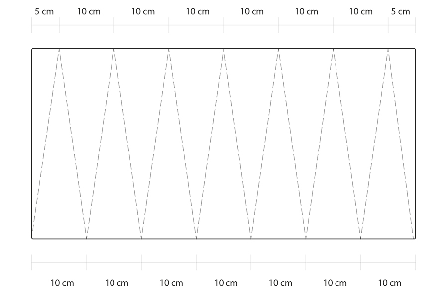Schema con misure per tagliare la sfoglia in triangoli da 10 cm per croissant