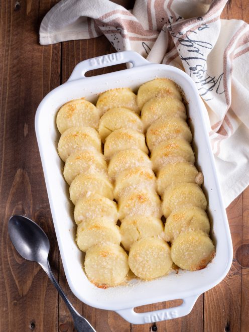 Gnocchi alla romana gratinati in teglia con parmigiano dorato in superficie