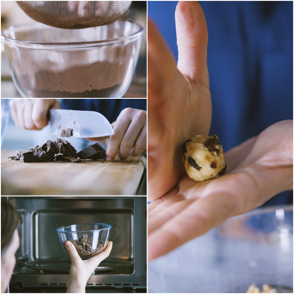 Pallina di impasto al panettone con gocce di cioccolato tenuta sul palmo della mano