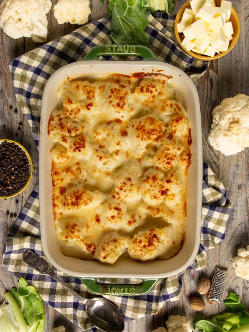 Cavolfiore gratinato con besciamella e formaggio filante dalla crosticina dorata