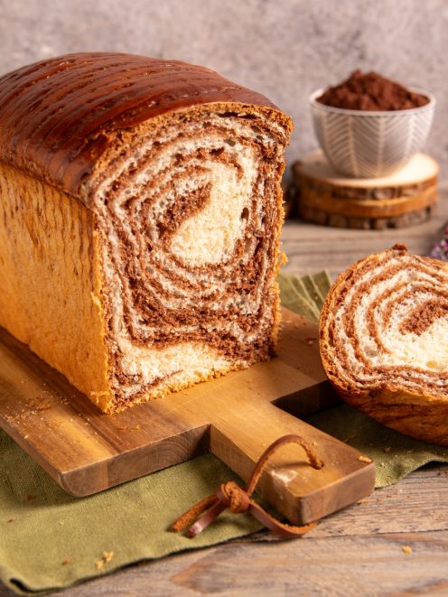 Pan brioche vortice a fette con spirale di pasta al cacao e mollica soffice