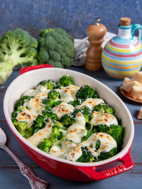 Broccoli al forno gratinati con besciamella dorata e formaggio filante