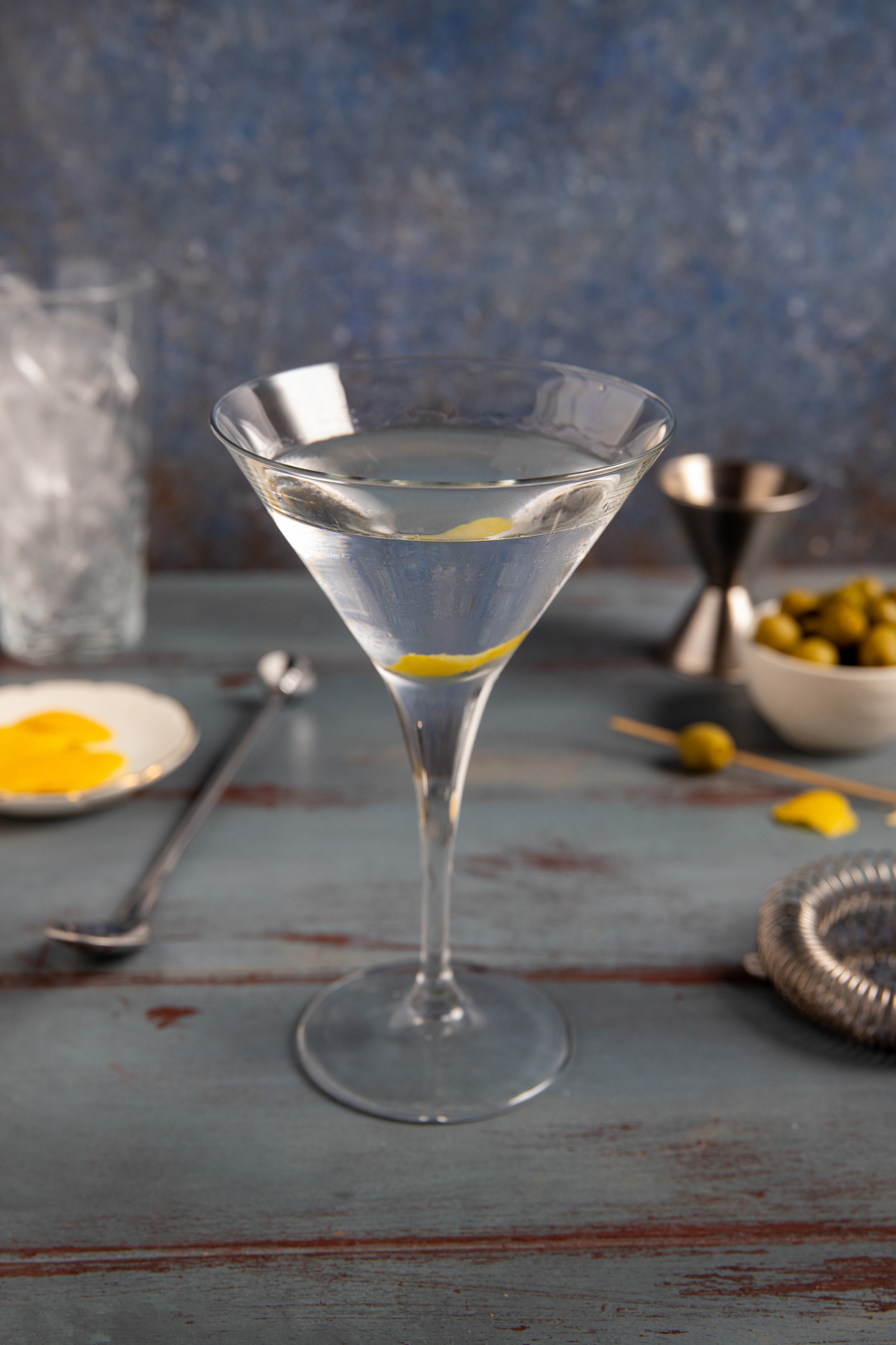 Martini Dry Cocktail Come farlo a casa, limpido e ben bilanciato